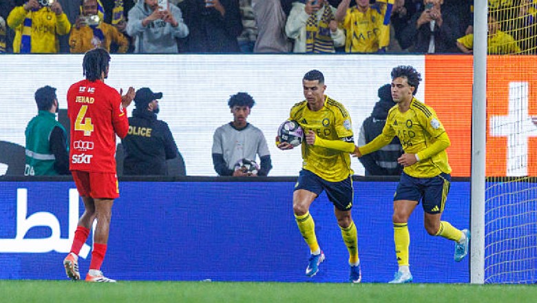 CR7 powerless! Al Nassr lose again despite Cristiano Ronaldo penalty goal - Ảnh 2