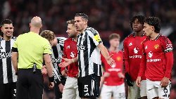 Man United lucky to avoid a penalty against Newcastle